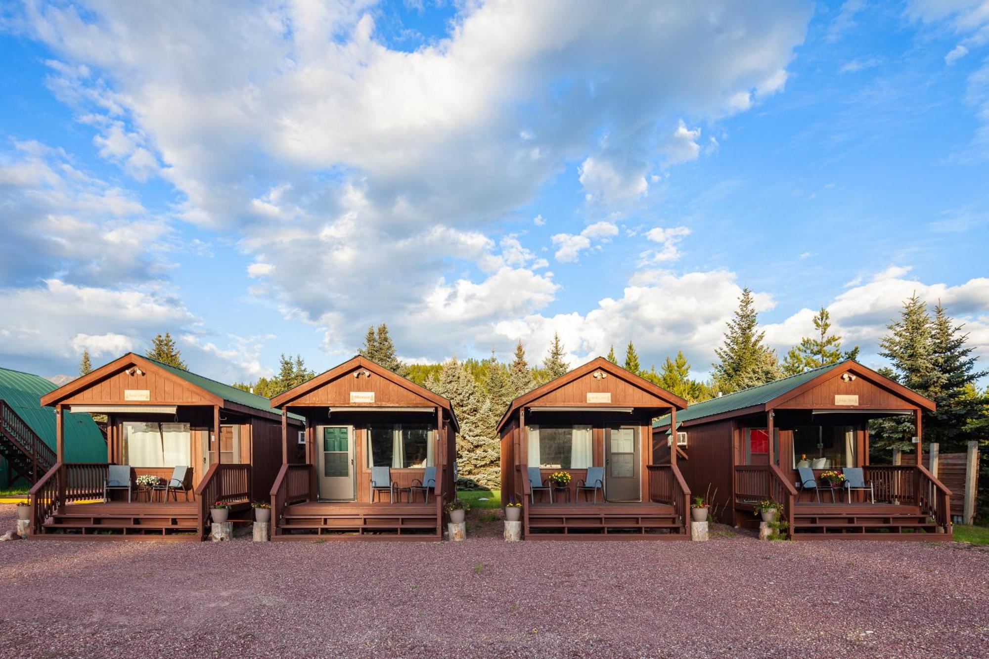 Sky Eco - Glacier General Store And Cabins Coram Exterior photo