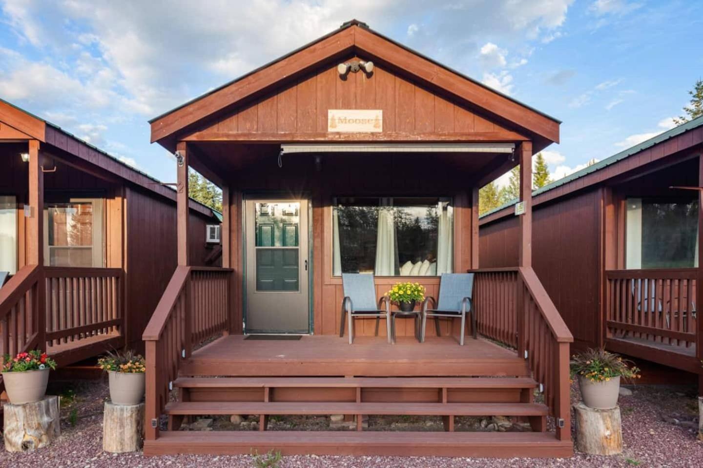 Sky Eco - Glacier General Store And Cabins Coram Exterior photo